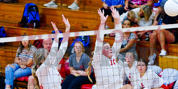_9170549 Lainey Wright and Alexis Wilmut defend