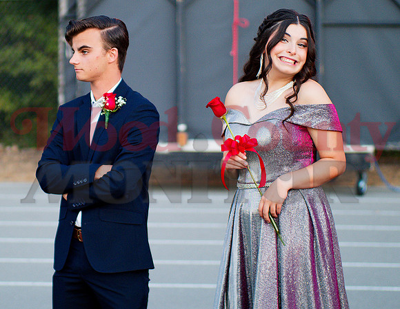 _1173272 Cameron Bussell and Ali Gonzales wait for portraits
