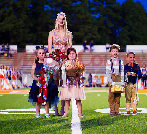 _1173316 Becca Hughes w attendants