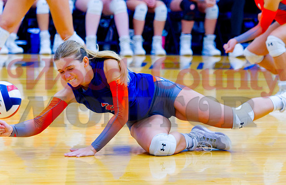 _9060514 Jaycee Maag lunges
