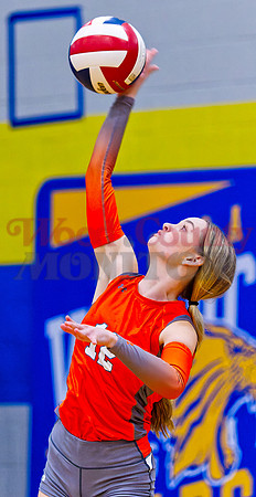 _9060528 Gracie Lindley serves
