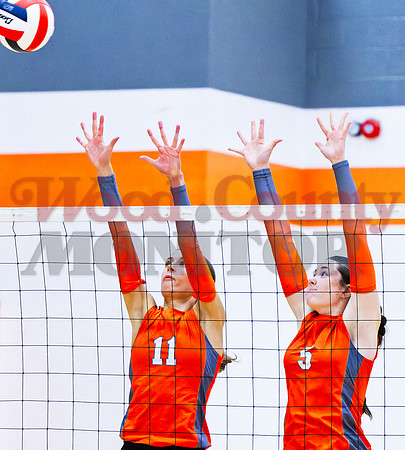 _8136513 Olivia Hughs and Jadelyn Marshall defend