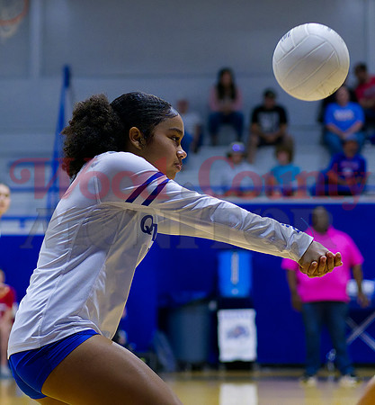 _1289963 Isabella Crockett Garza receives