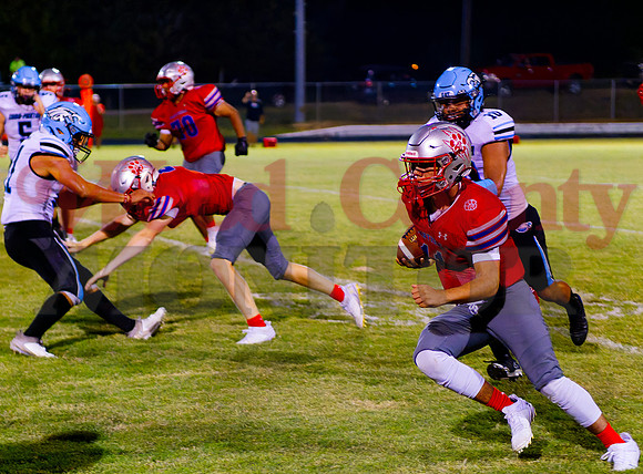 _1332357 Sam Olson carries