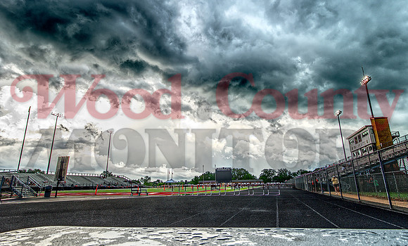 _1136522-26hdr storm clouds clear off at whitehouse