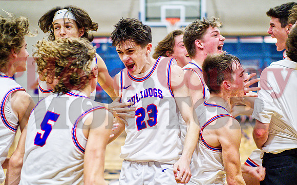 _1070880 bulldogs win