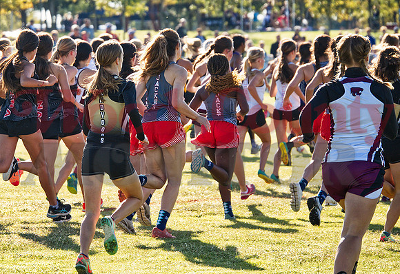 _1203544 Raquel Hughes and Shylah Kratzmeyer among pack