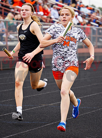 _1190803 Juliana Stanley anchors 4x400m prelim