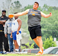 _1064649 Jackson Anderson throws discus