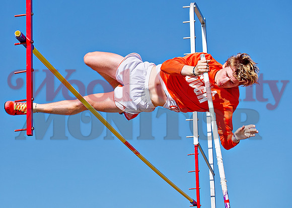 _1191274 Adam Blalock vaulting