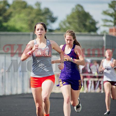 _1065051 Keilee Riley runs 1600m