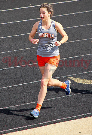 _1065021 Keilee Riley runs 1600m