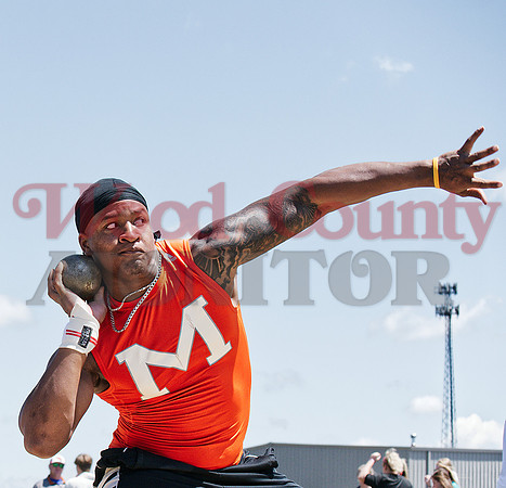 _1191467 Trevion Sneed throws shot