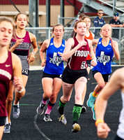 _1125079 McKenna Wood and Kendall Davis run 3200m