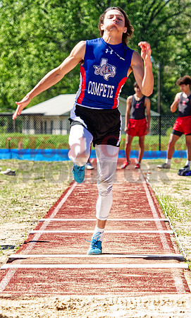 _1137503 Thomas Sabedra takes off LJ