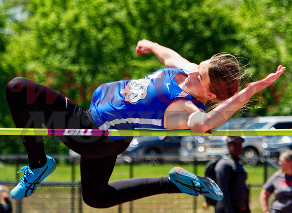 _1147838 Bonnie Vander Schaaf high-jumps