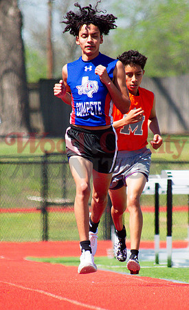 _1259487 Christian Plata and Omar Perez run 3200m