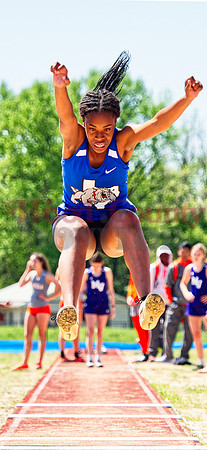 _1137586 Allie Berry long-jumps