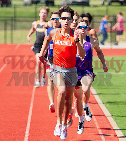 _1148132 Andres Gronocchia lap1 lead 800m