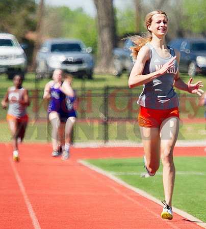 _1148087 Olivia Hughes DC 10s trouncing 800m