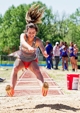 _1137554 Kozbie Riley reaches sand LJ