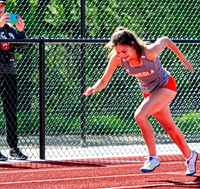_1136908 Kozbie Riley starts 400m