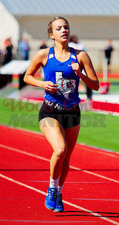 _1136931 Lexi Mitchell runs 400m