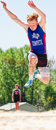 _1147769 Hunter Jacobs triple-jumps