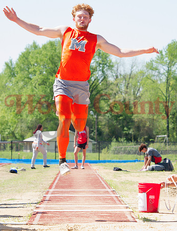 _1137515 Dawson Pendergrass jumps long
