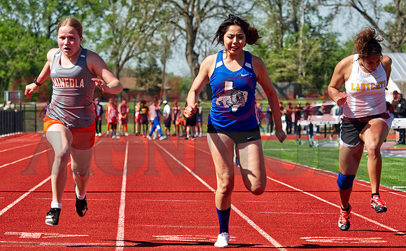 _1136817 Campbell Littlefield and Crystal Plata run 100m dash