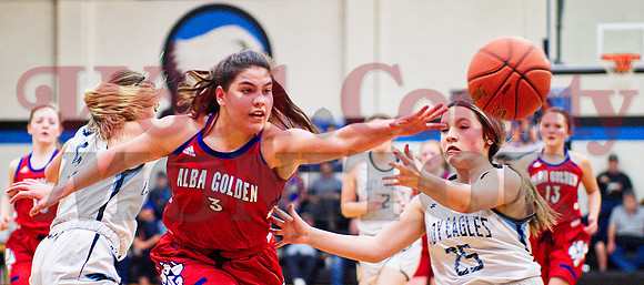 _1058788 Erin Langston reaches