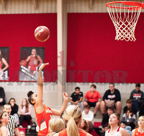 _1047630 Kyra Jackson hook-shot