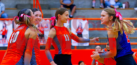 _A010454 lady jackets celebrate win