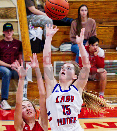 _1247965 Cacie Lennon lays-up