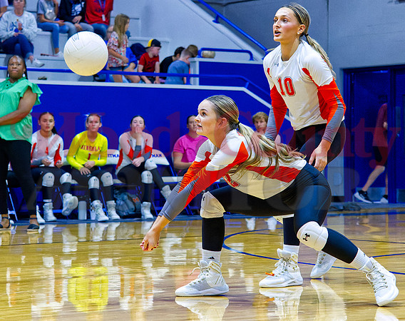 _9130867 Gracie Lindley receives