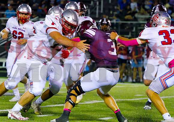 _A251516 Jaxen Carver tackles