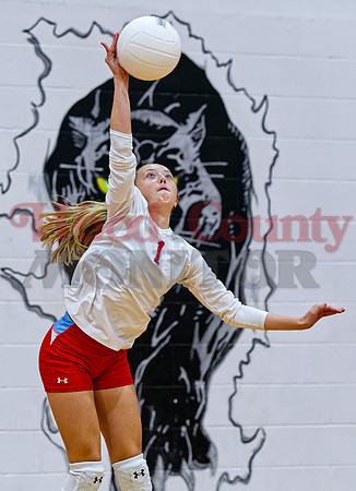 _9170757 Sadie Wright serves