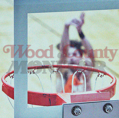 _1236408 TJ Moreland follows-through