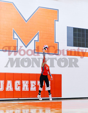 _1225169 Olivia Hughes serves