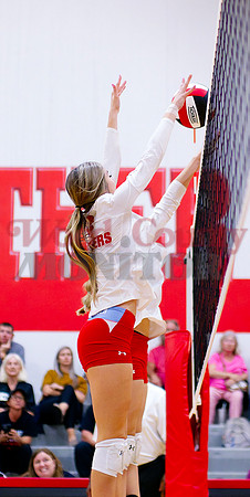 _1354684 Lainey Wright blocks