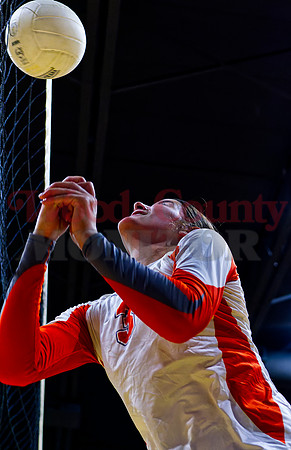 _1270033 Mahayla McMahon hustles to net