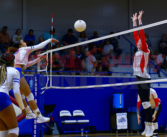 _1290037 Isis Murlin hits to Jadelyn Marshall