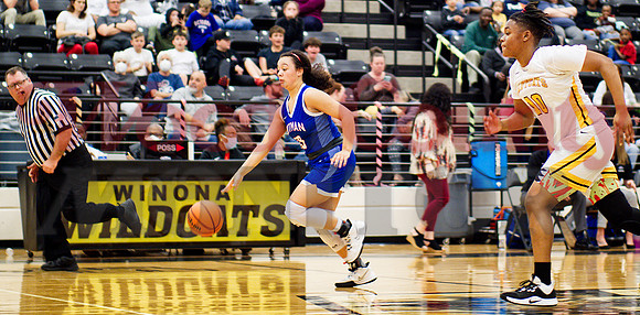 _1059239 Ashley Davis breaks-away