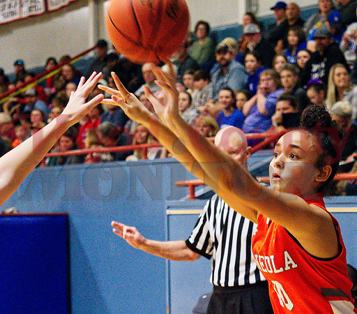 _1247352 Jayla Jackson shoots three