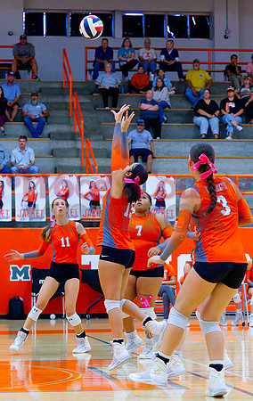 _A010110 Kyra Jackson passes