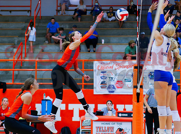 _1225211 Olivia Hughes swings