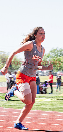 _1187657 Kozbie Riley 400m
