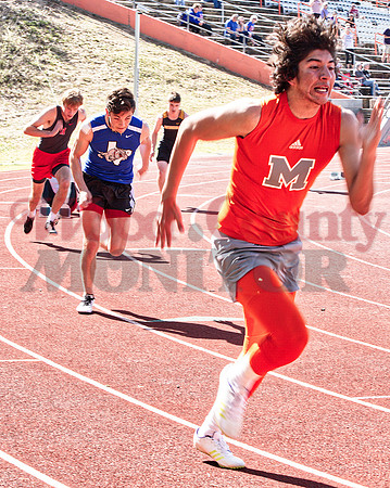 _1187700 Brandon Jimenez and Julian Ramos 400m