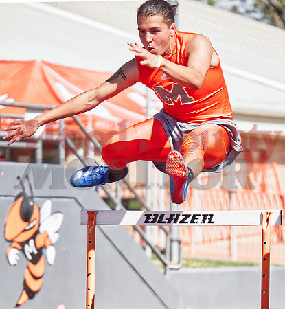 _1187744 Drew Robertson 300m hurdles