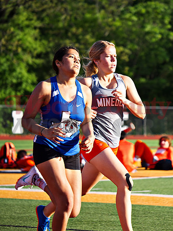 _1187916 Alexa Flores and Juliana Stanley 800m